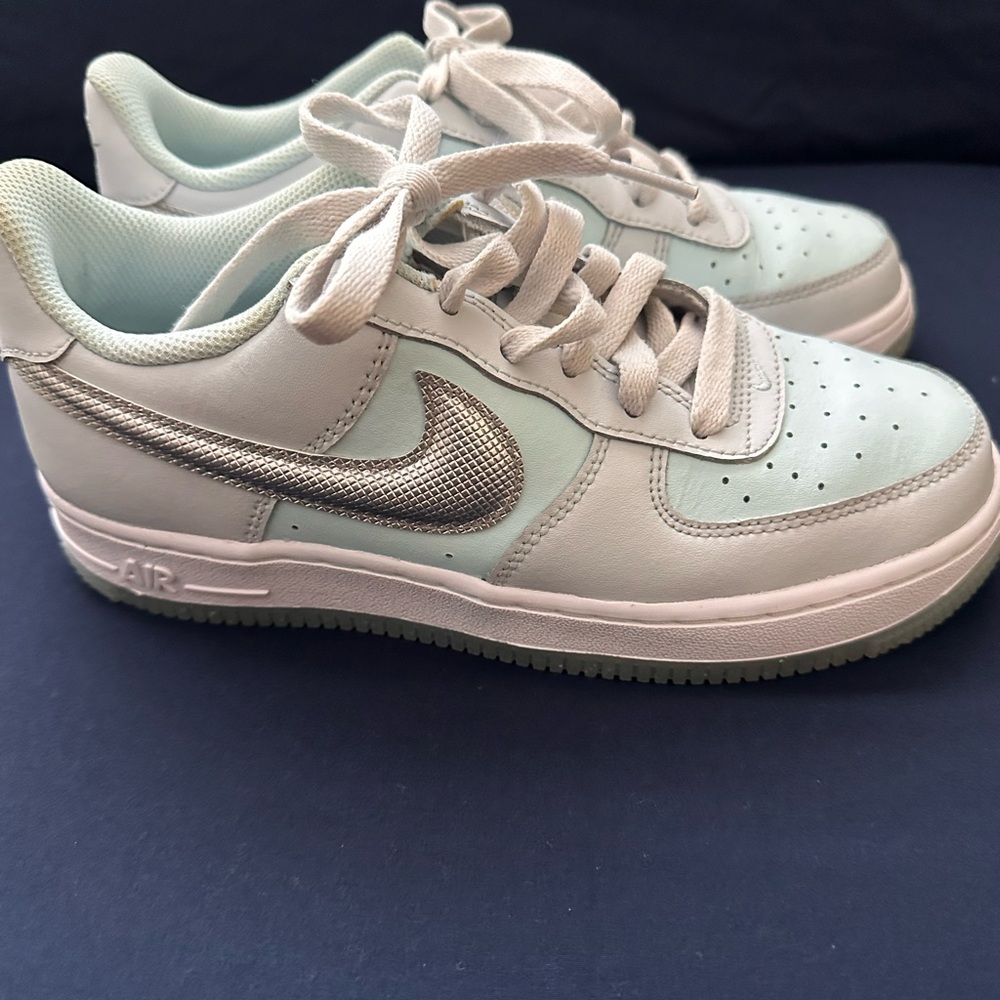 Nike Kids' Sneakers - Cream and Silver